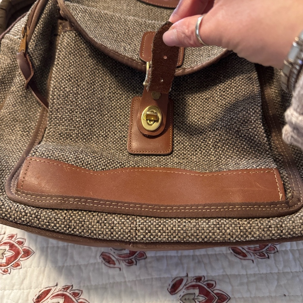Orvis Leather and Tweed Backpack - Picture 4 of 11